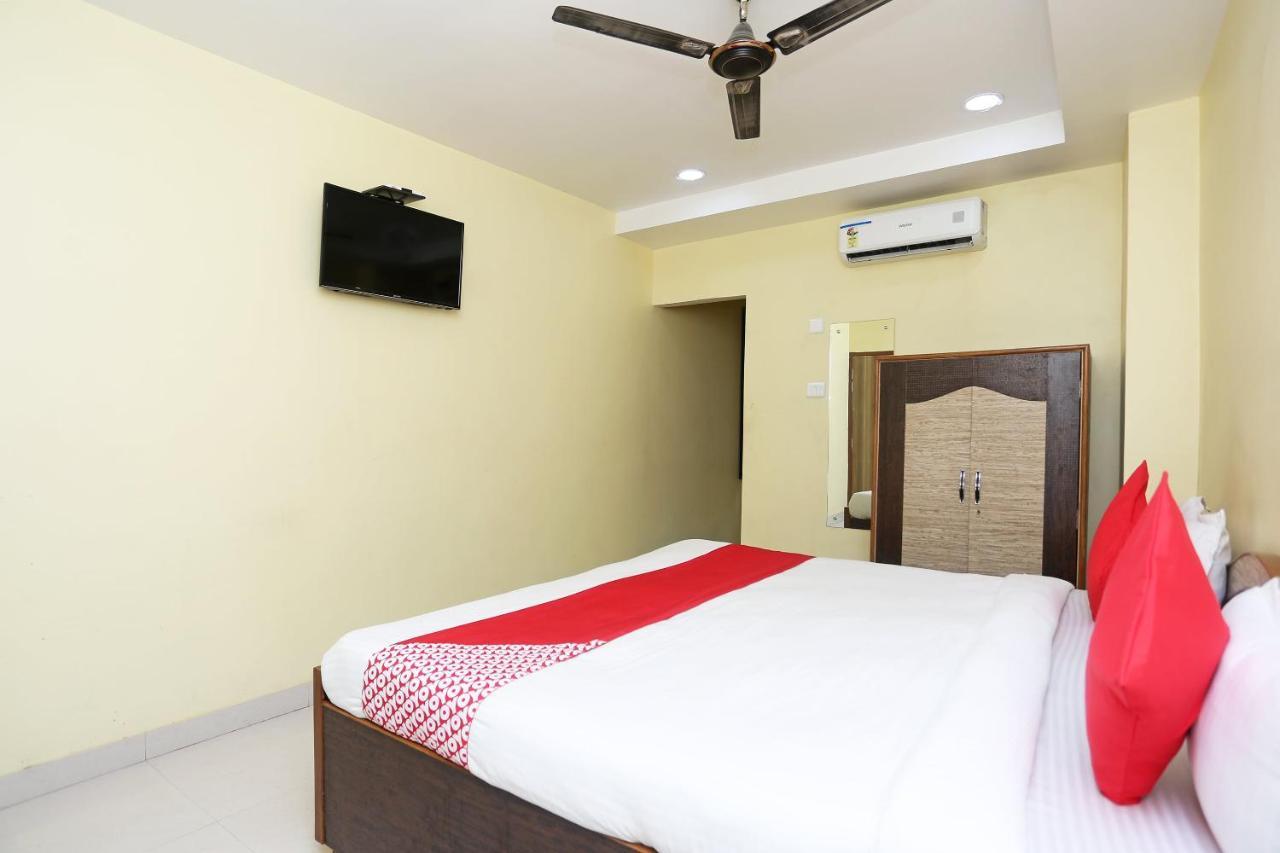 Oyo 15355 Govind Guest House Gorakhpur Buitenkant foto