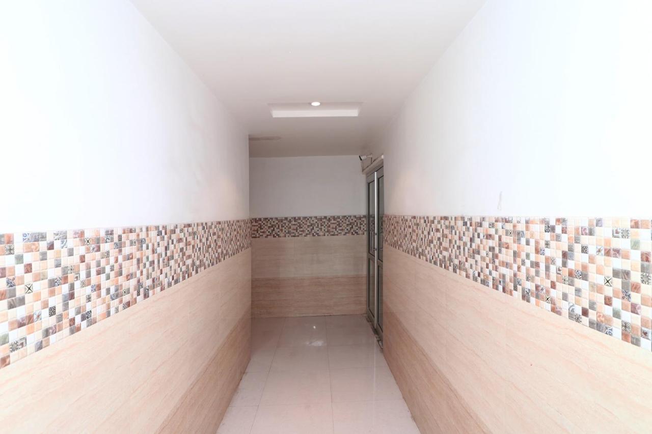 Oyo 15355 Govind Guest House Gorakhpur Buitenkant foto
