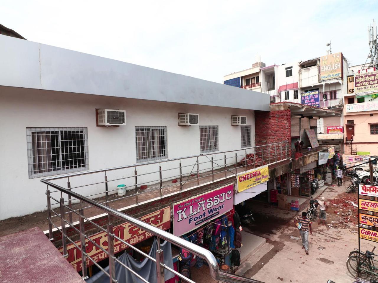 Oyo 15355 Govind Guest House Gorakhpur Buitenkant foto